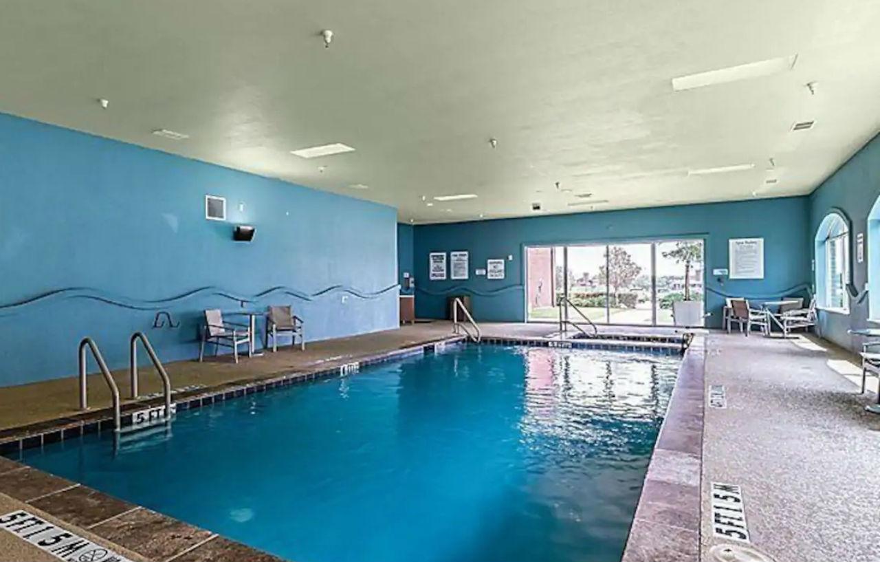 Holiday Inn Express & Suites Fort Worth - Fossil Creek By Ihg Exterior photo