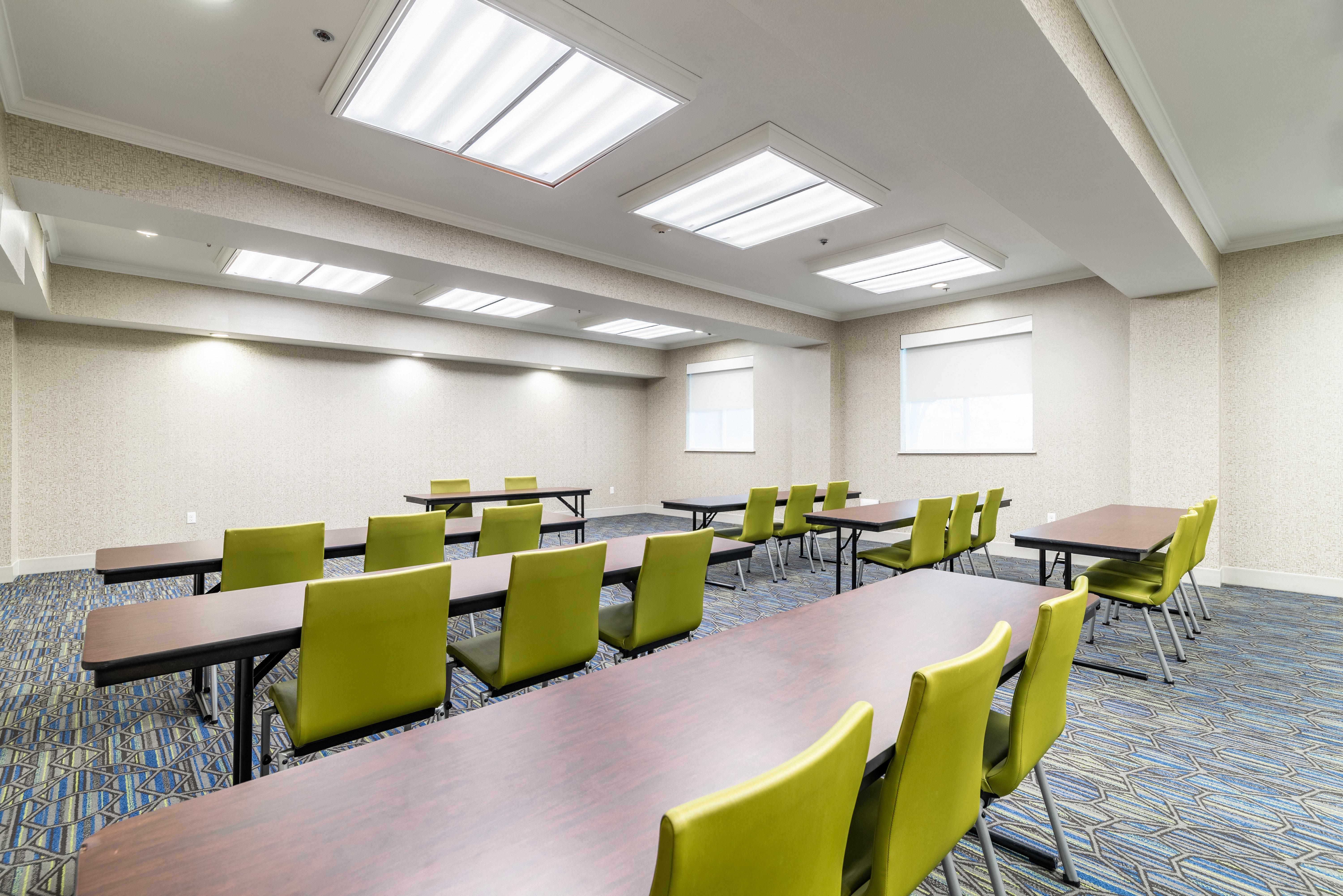 Holiday Inn Express & Suites Fort Worth - Fossil Creek By Ihg Exterior photo