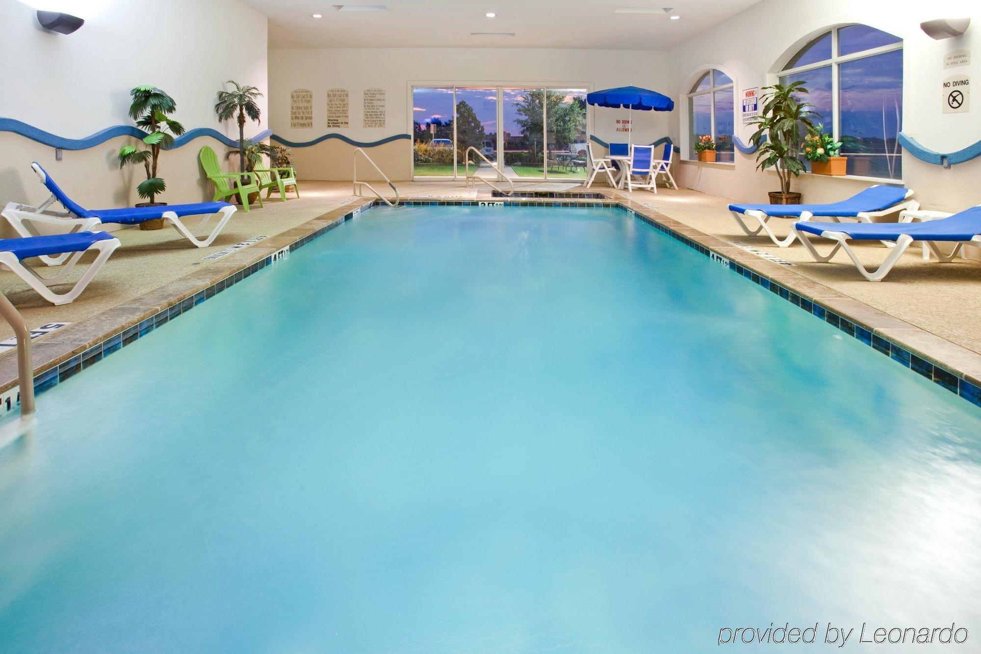 Holiday Inn Express & Suites Fort Worth - Fossil Creek By Ihg Facilities photo